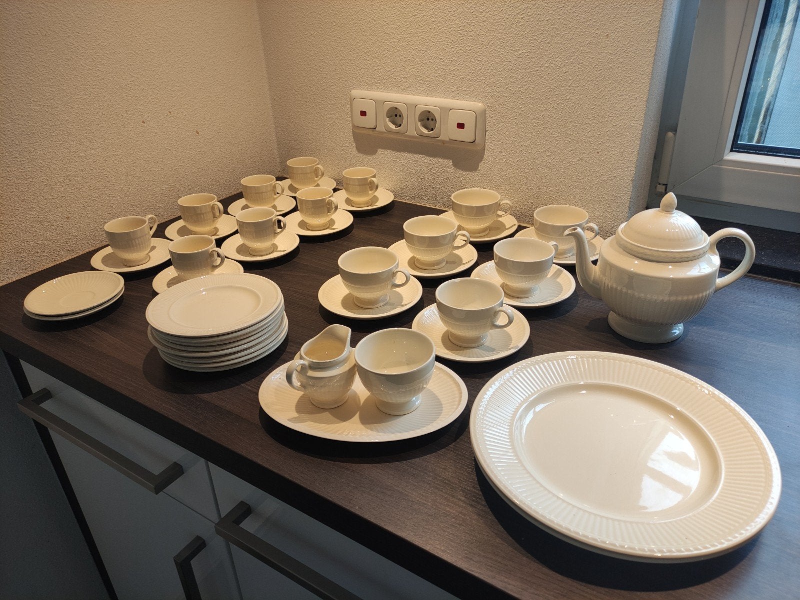 Wedgwood edme queens ware kopjes theepot borden suikerpot, Huis en Inrichting, Keuken | Servies, Ophalen, Zo goed als nieuw, Aardewerk