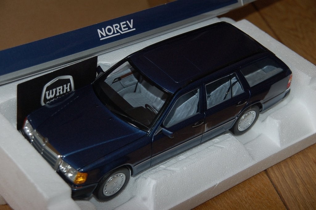 1:18 MERCEDES 300 D T MODEL W124 blue Norev 183962 WRH, Hobby en Vrije tijd, Modelauto's | 1:18, Verzenden, Zo goed als nieuw