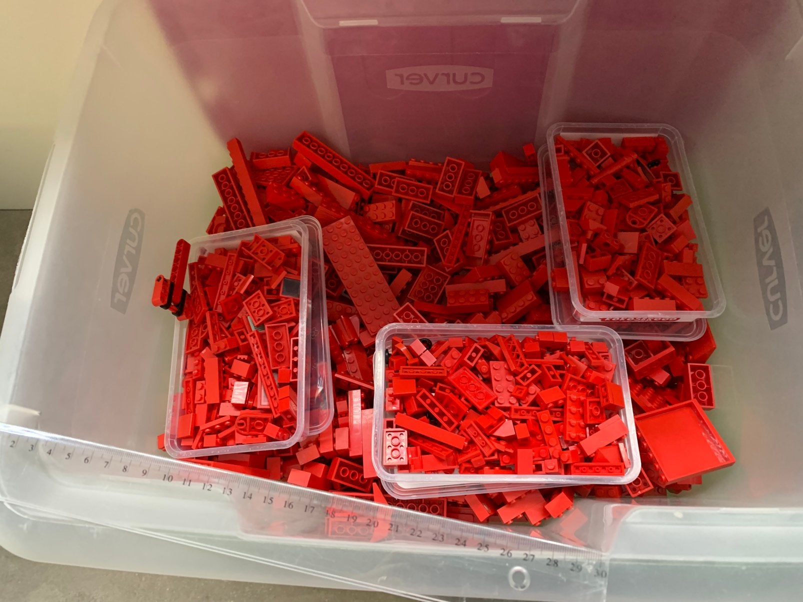 LEGO - grote bak m RODE steentjes/stenen - zgan, Ophalen of Verzenden, Zo goed als nieuw