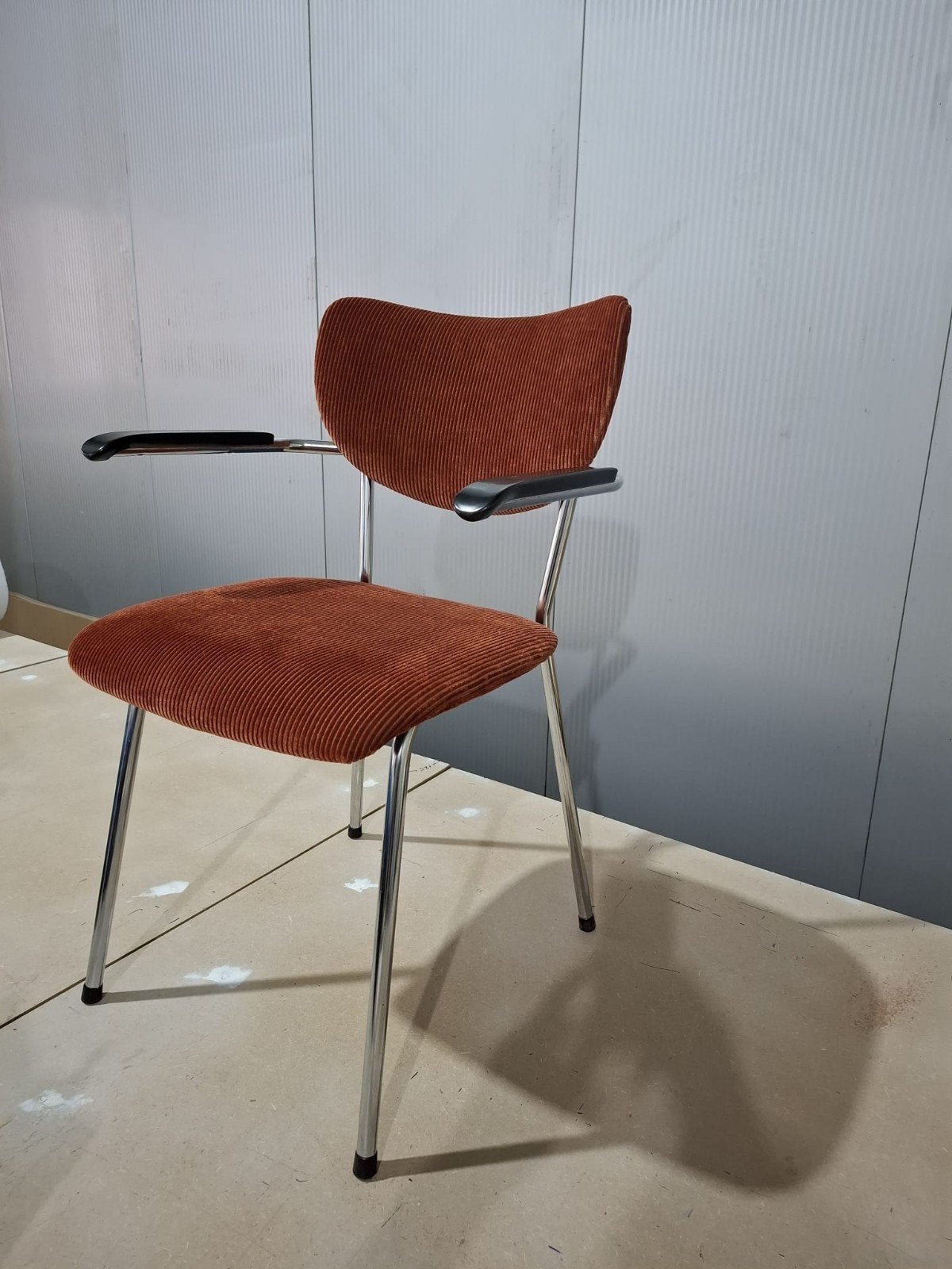 4 Vintage Gispen-De Wit eetkamerstoelen–Ribstof–Vnf €100ps., Ophalen, Gebruikt, Wit