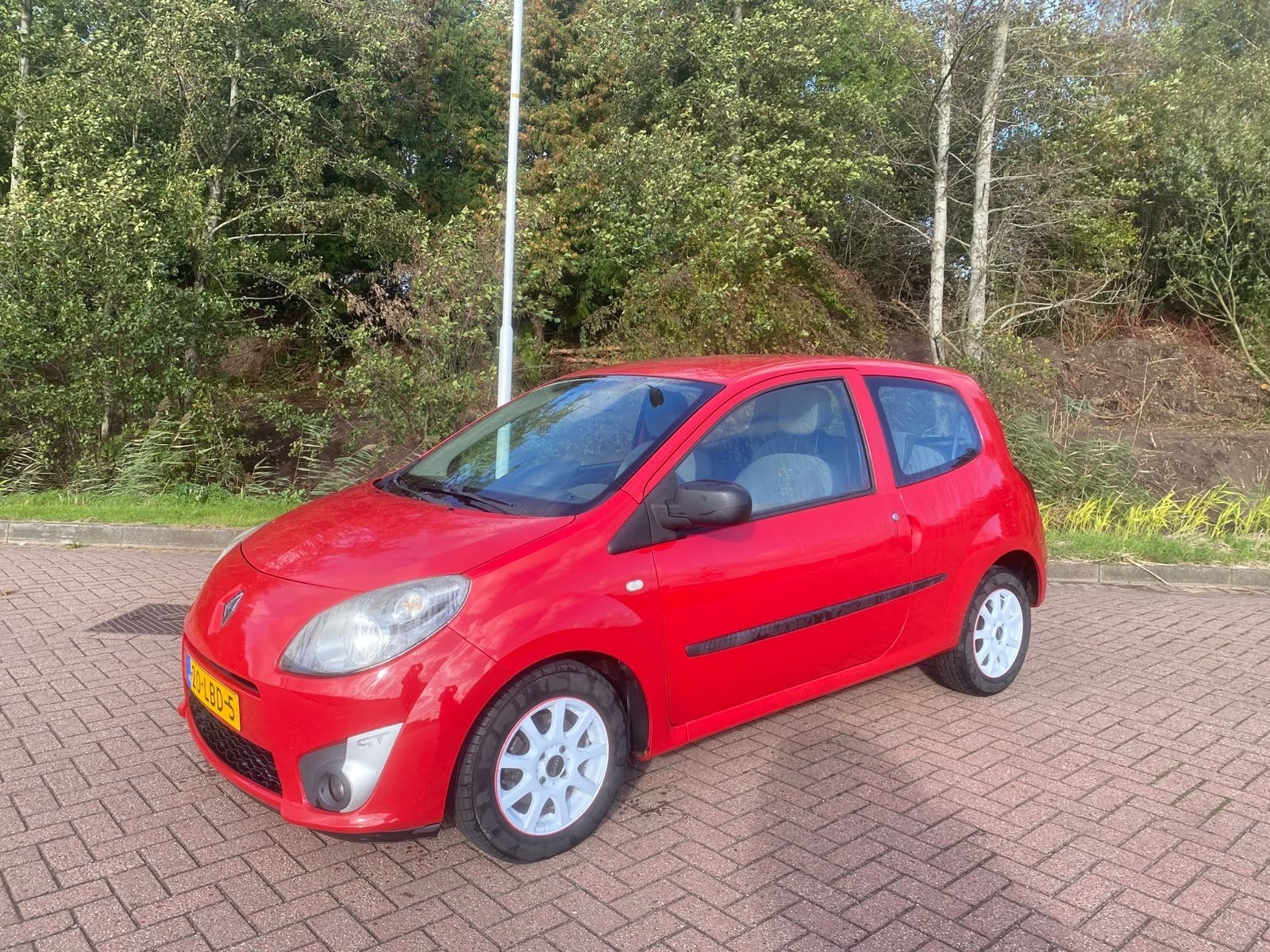 Renault Twingo 1.2 16V 2010 Rood, Auto's, 839 kg, Twingo, 4 cilinders, 4 stoelen