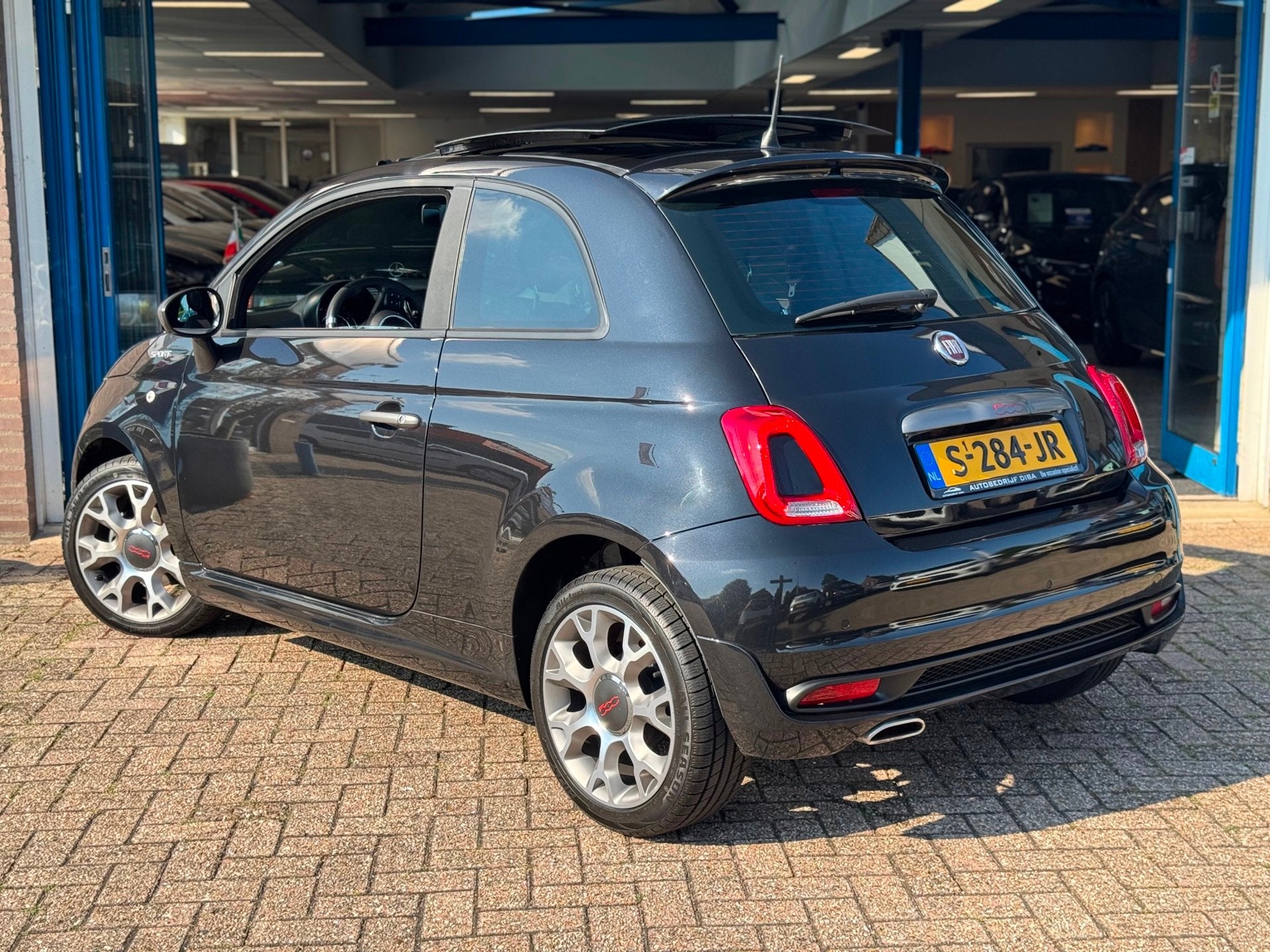 Fiat 500 1.0 Hybrid Sport 2022 PANO NAVI APK NAP!, Auto's, Fiat, 4 stoelen, Zwart, Leder, Bedrijf