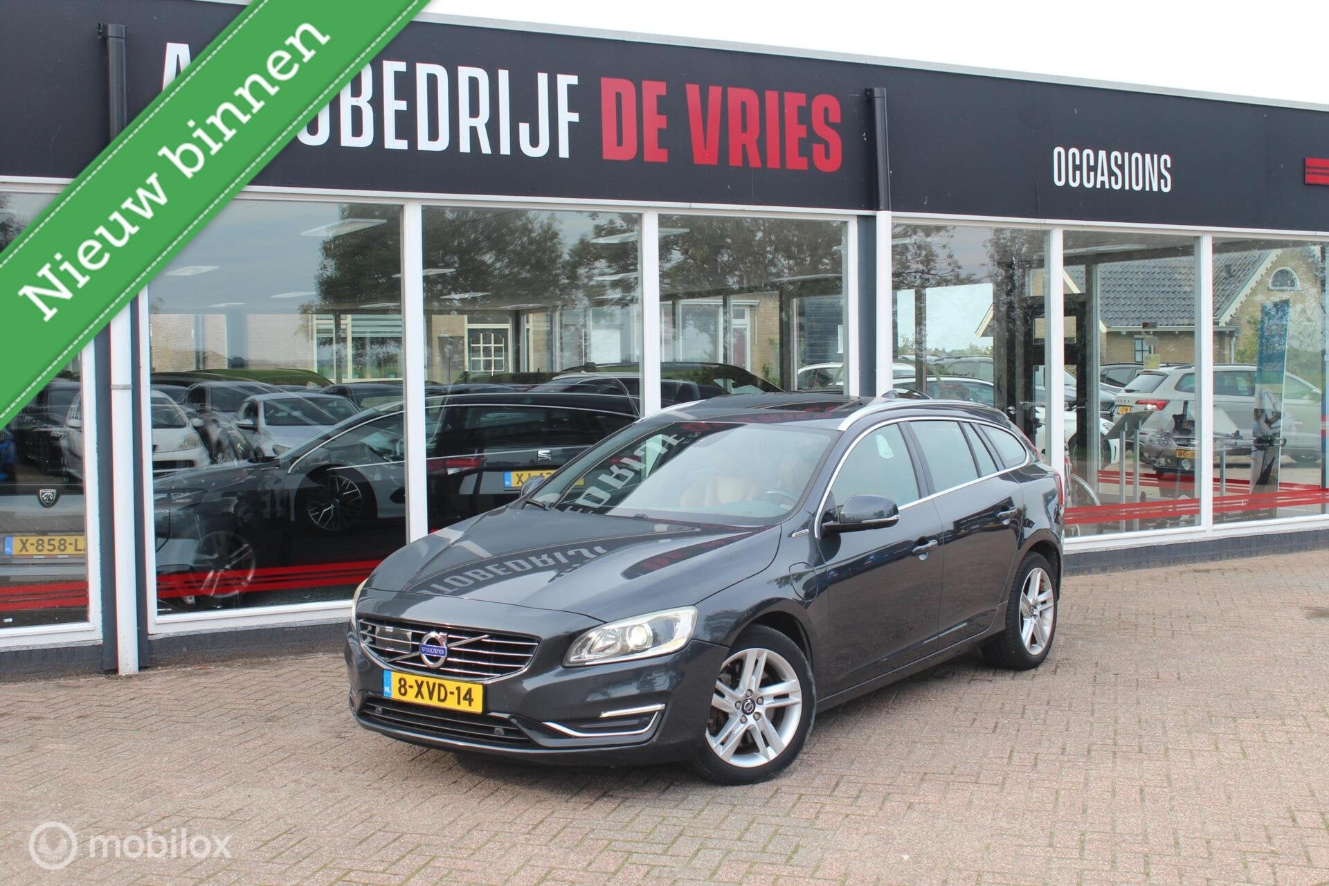 Volvo V60 2.4 D5 Summum Leder/Opendak/Adaptive-Cruise/Memory, Auto's, Diesel, Te koop, 750 kg, Sportstoelen