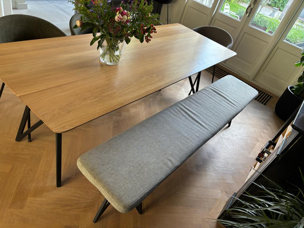 Studio HENK eettafel + eetbank 240 cm butterfly poten, Ophalen, Gebruikt, Eikenhout, 200 cm of meer