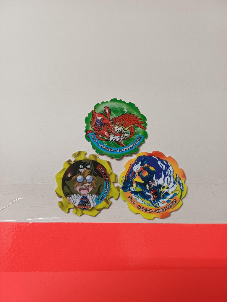 3 stuks - Beyblade Spinners Flippo - Smith/Lays Chips, Verzamelen, Overige supermarkten, Ophalen of Verzenden