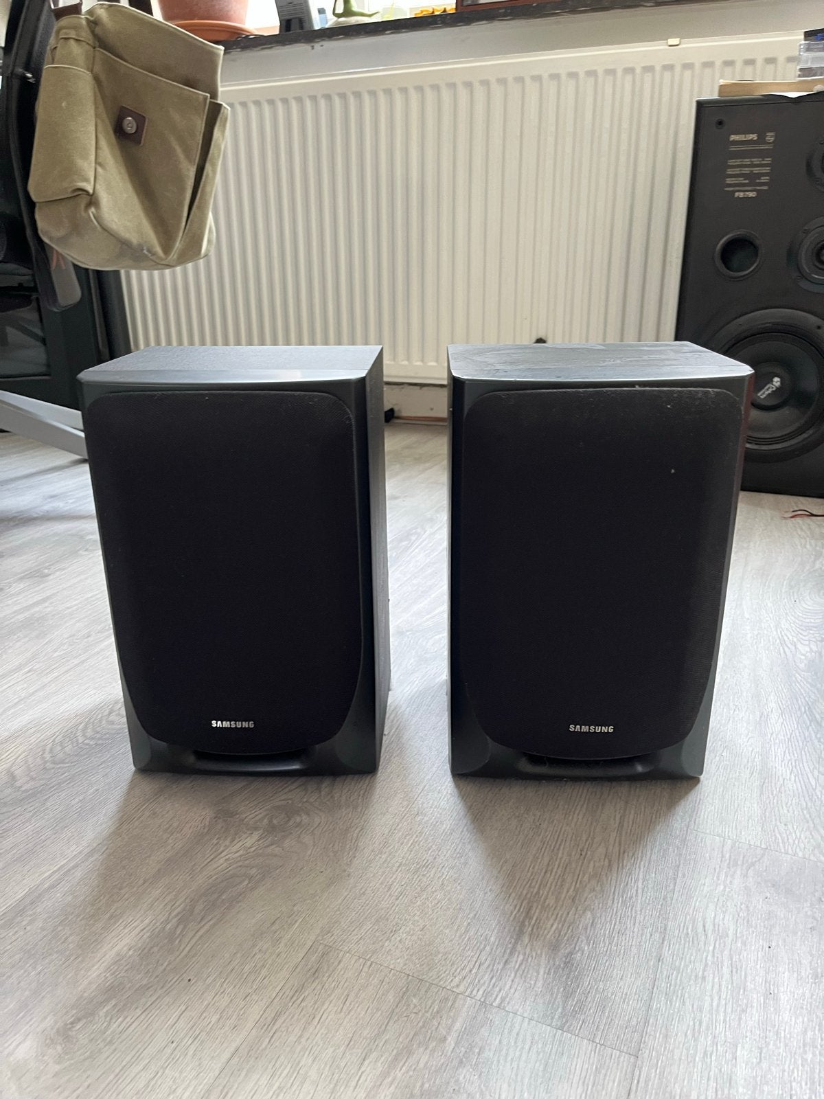 Samsung PS-440E Speakerset (2 stuks), Gebruikt, Minder dan 60 watt, Front, Rear of Stereo speakers, Ophalen