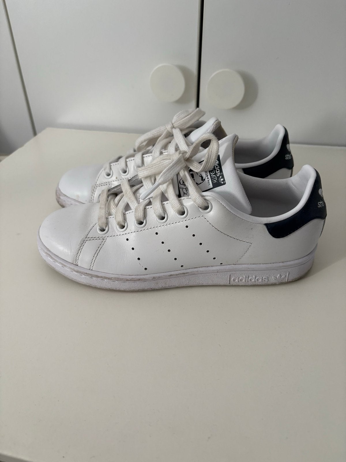 Adidas Stan Smith sneakers wit met donkerblauw, Ophalen of Verzenden, Gedragen, Wit, Sneakers of Gympen