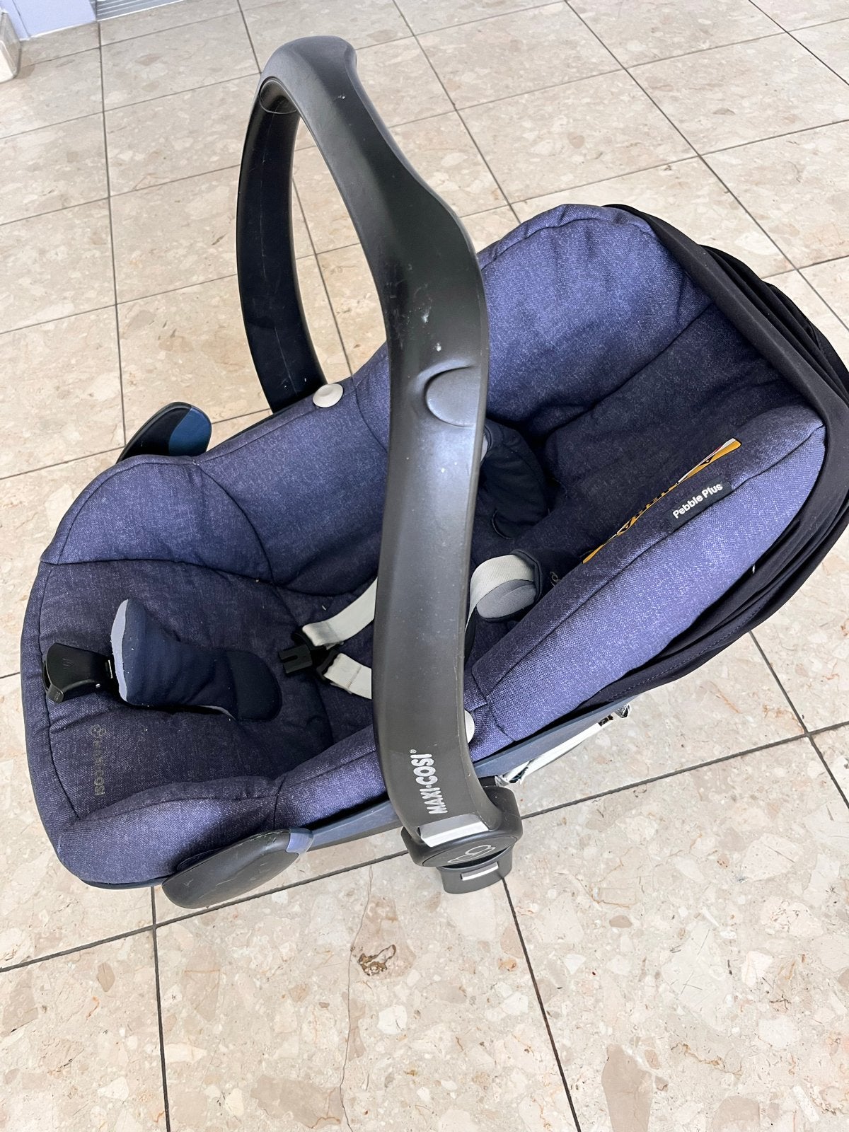 Maxi-Cosi Pebble Plus met 2wayFix base en voetenzak