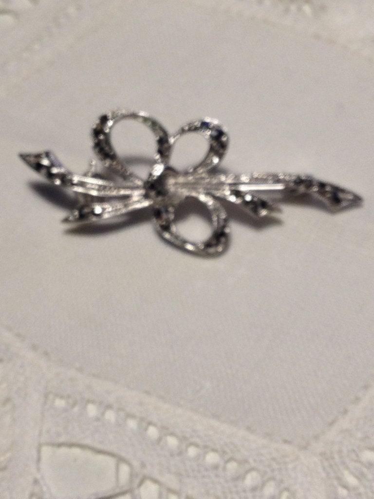 zilveren antieke broche met markasietjes, Verzenden, Zilver, Broche, Met edelsteen