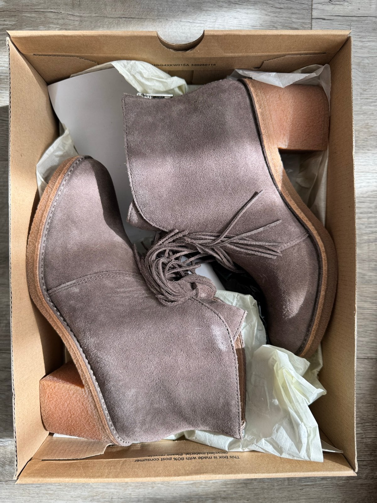 Originele UGG suede leren laarsjes, Kleding | Dames, Schoenen, Beige, Lage of Enkellaarzen, Nieuw, Ophalen of Verzenden