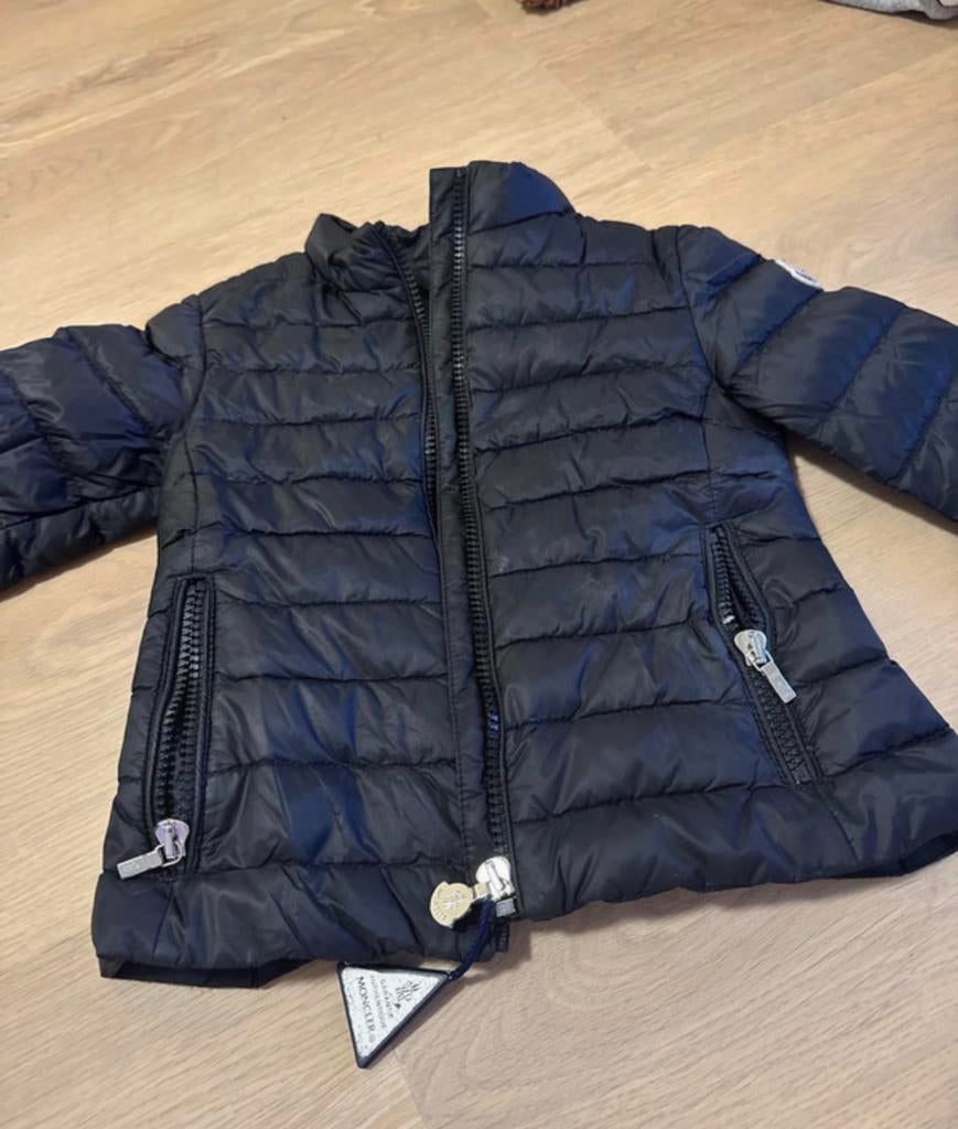 Moncler jas meisjes, Ophalen of Verzenden, Zo goed als nieuw, Zwart