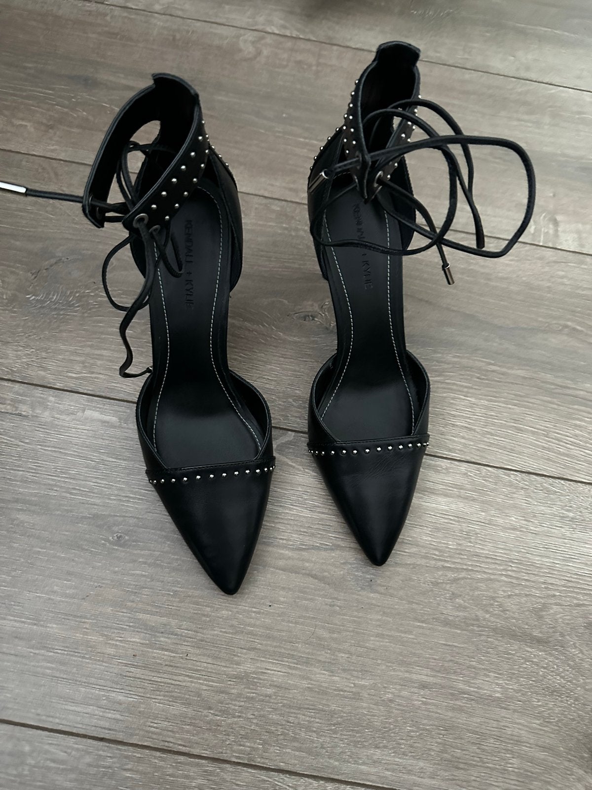 Kendall + Kylie Cora-B Zwarte Leren Pumps met Studs, Ophalen, Zo goed als nieuw, Zwart, Pumps