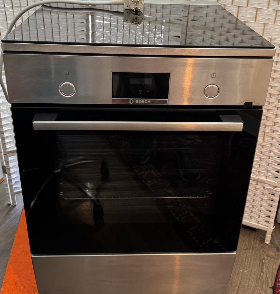 Bosch HLN39A050U elektrisch fornuis / oven Grill izgs, 60 cm of meer, Zo goed als nieuw, Oven met grill, Vrijstaand