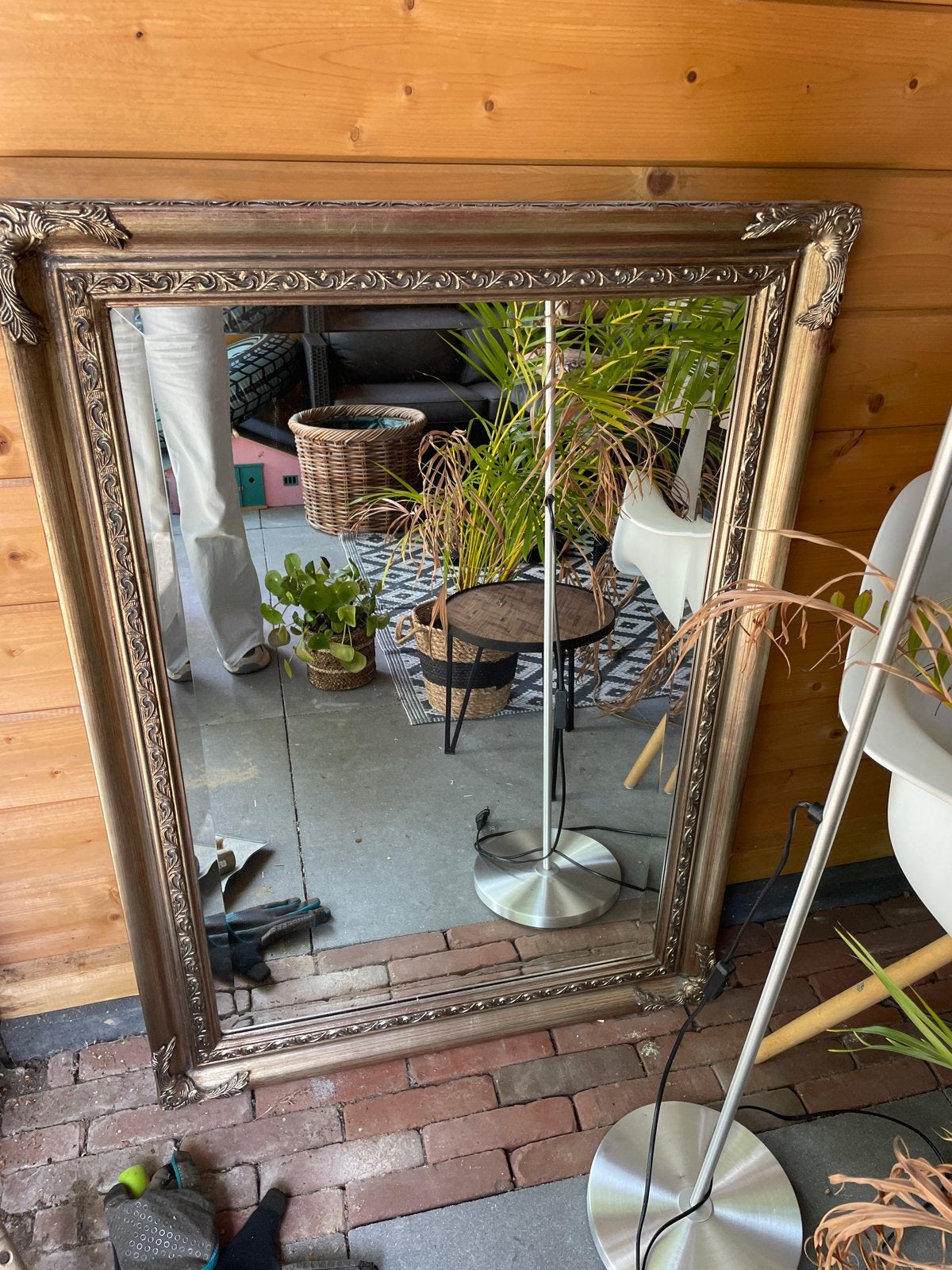Grote spiegel met sierlijke gouden lijst, Huis en Inrichting, Woonaccessoires | Spiegels, Ophalen, Gebruikt, 100 tot 150 cm, 75 tot 100 cm