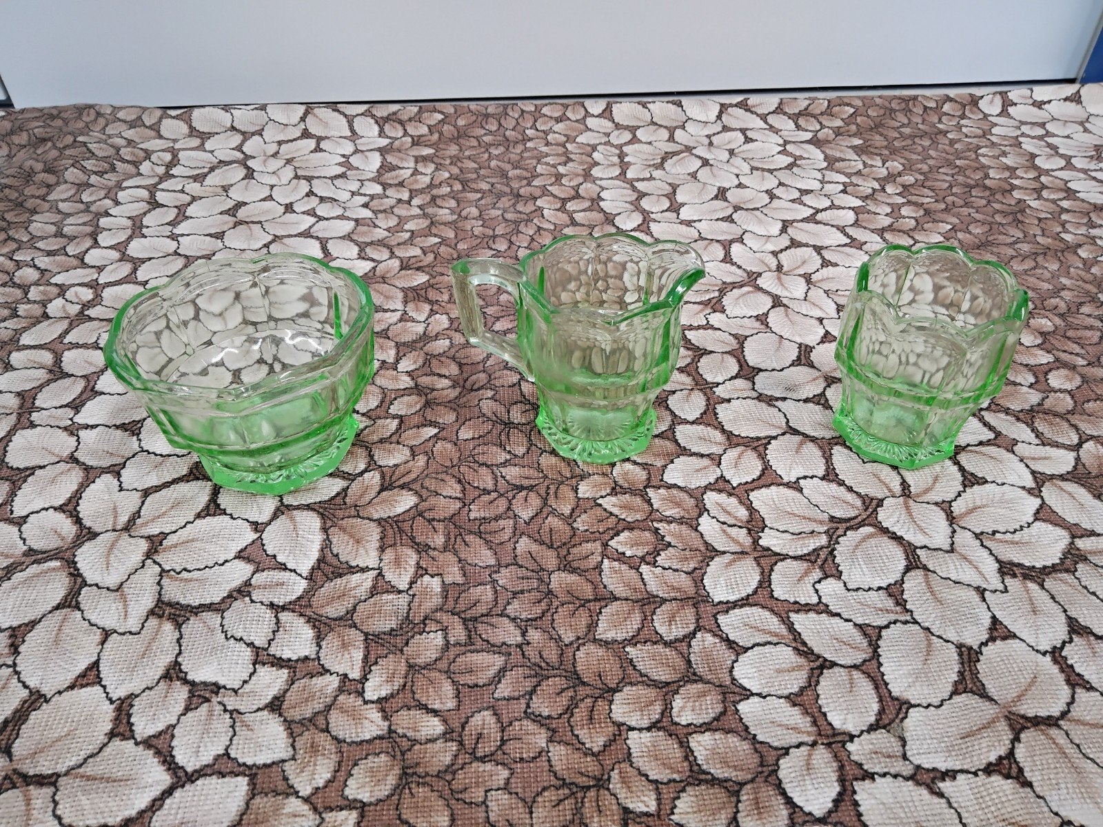 Vintage Uranium Glas Set - Suikerpot, Melkkan en Vaasje, Ophalen of Verzenden