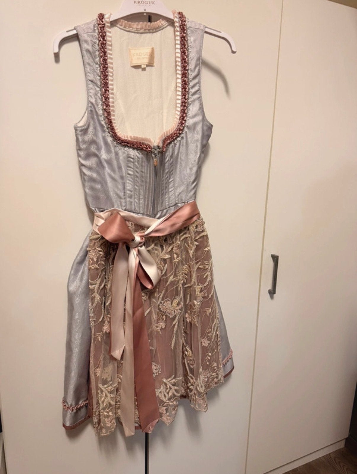 Prachtige Krüger Dirndl - Maat 40, Maat 38/40 (M), Ophalen of Verzenden, Kleding, Overige thema's