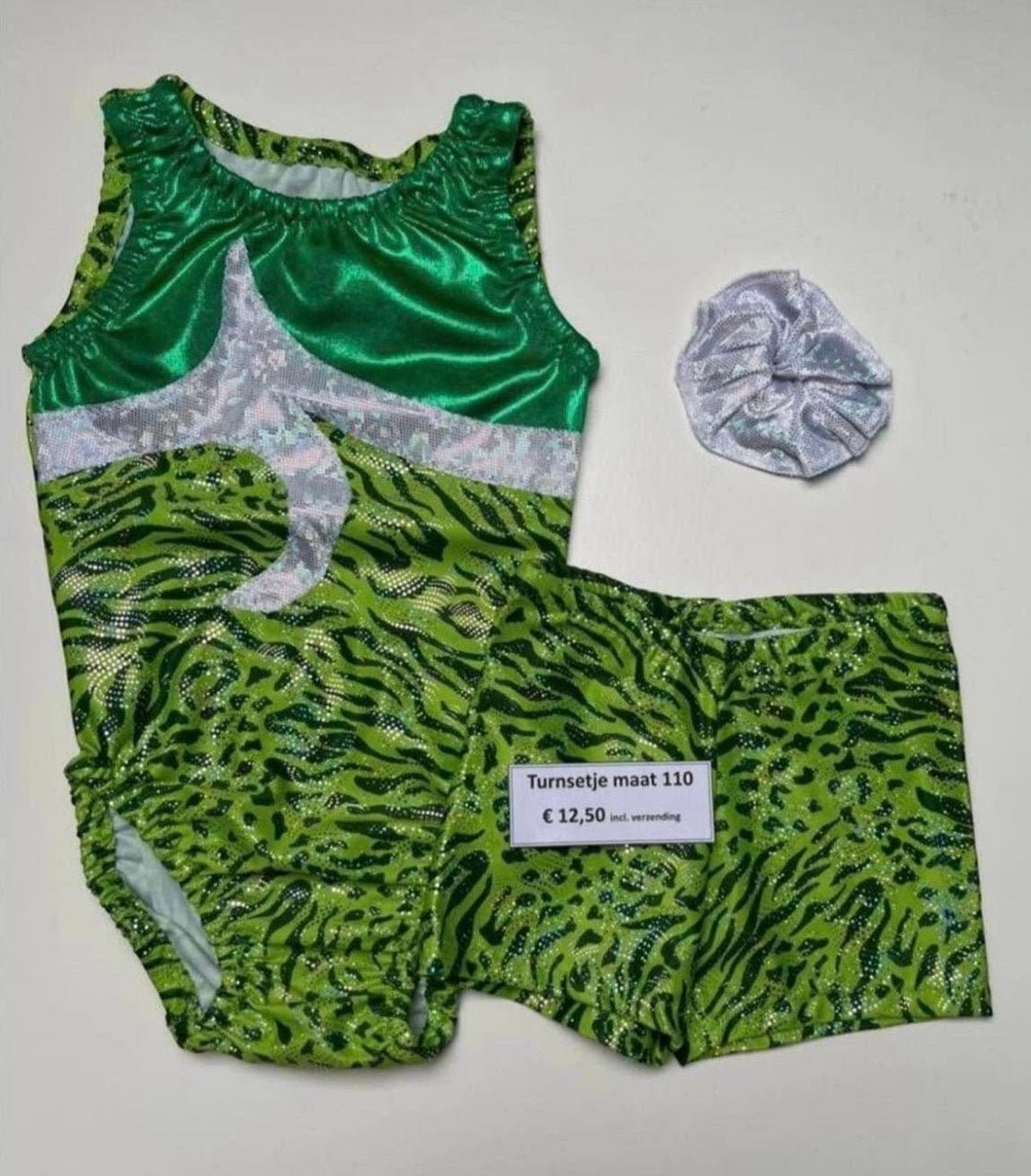 Turnsetje maat 110 - Groen met glitter, Nieuw, Ophalen of Verzenden, Groen, Kleiner dan kindermaat 122
