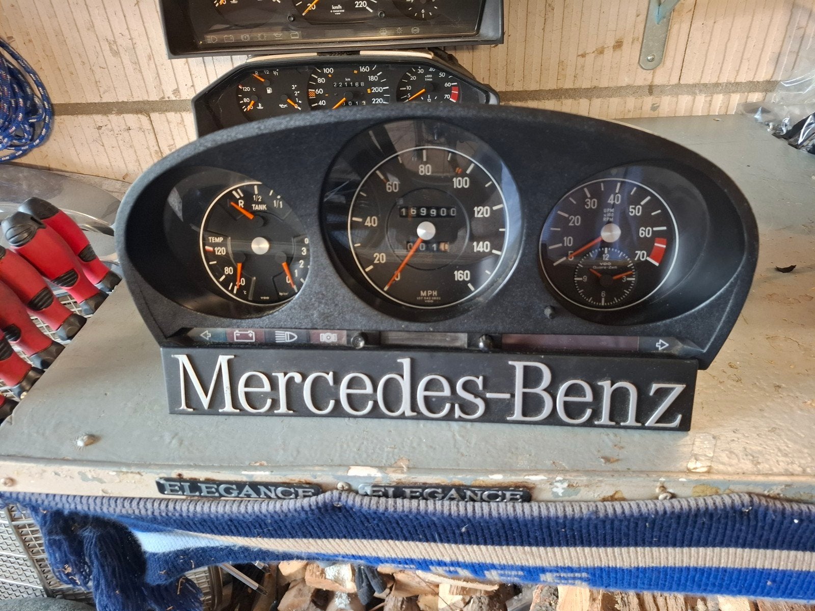 Mercedes W107 8 cilinder benzine dashboard - Perfecte staat, Ophalen of Verzenden, Gebruikt, Mercedes-Benz