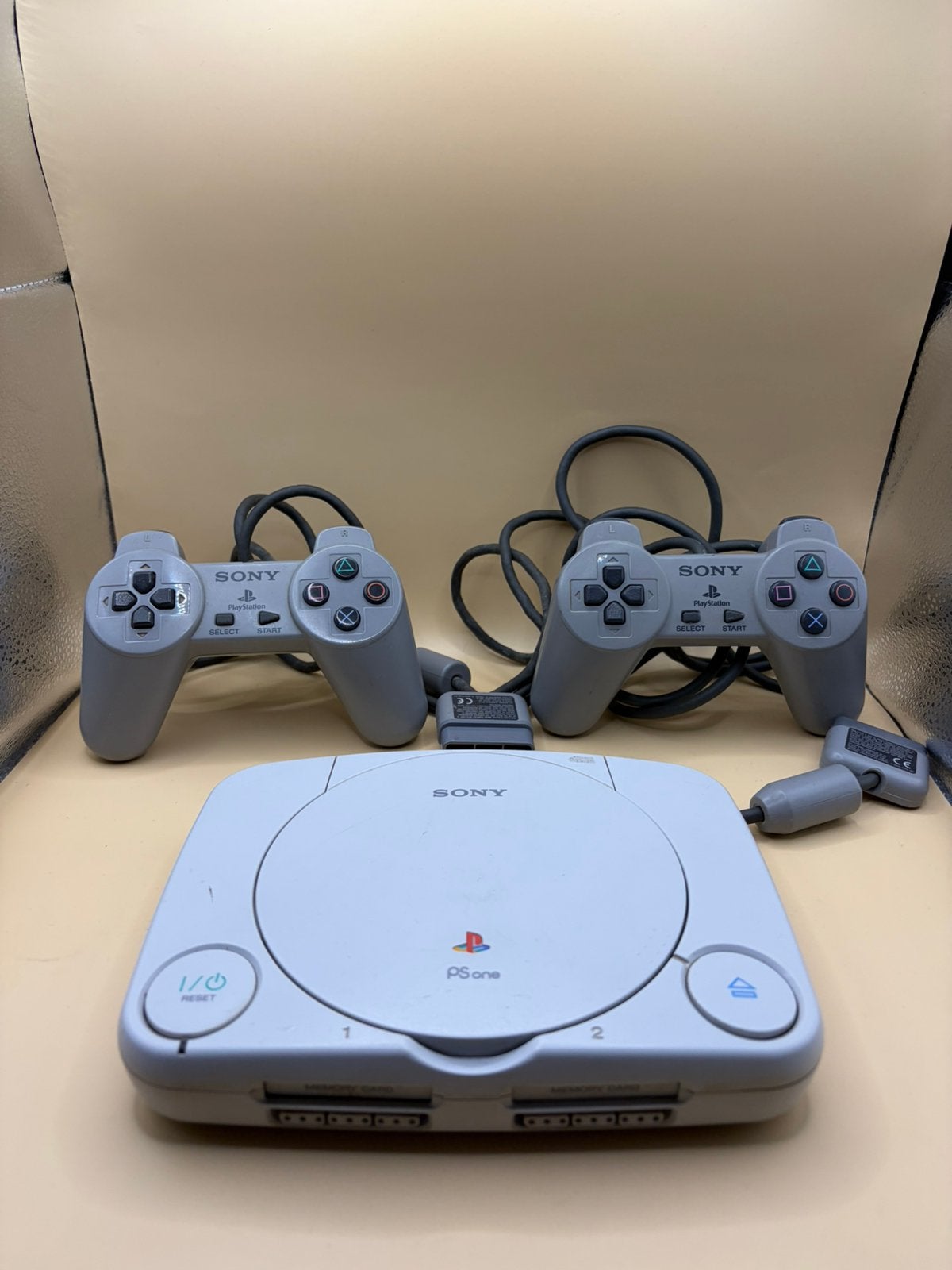 Sony PlayStation PSone SCPH-102 met 2 controllers en F1 2000, Spelcomputers en Games, Ophalen of Verzenden, Gebruikt, Met 2 controllers