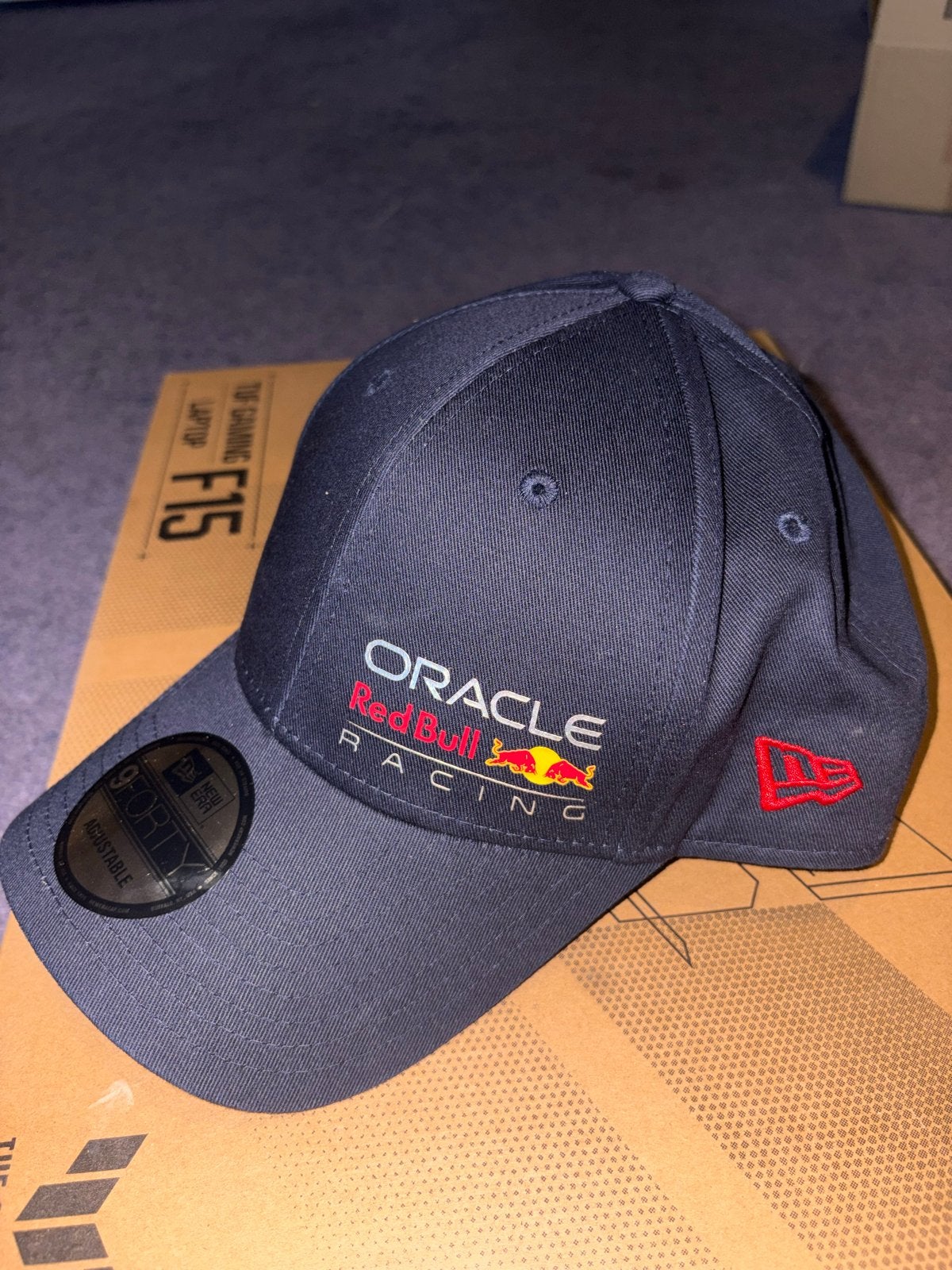 Nieuwe Oracle Red Bull Racing pet met label, Ophalen of Verzenden, Nieuw, One size fits all, Pet