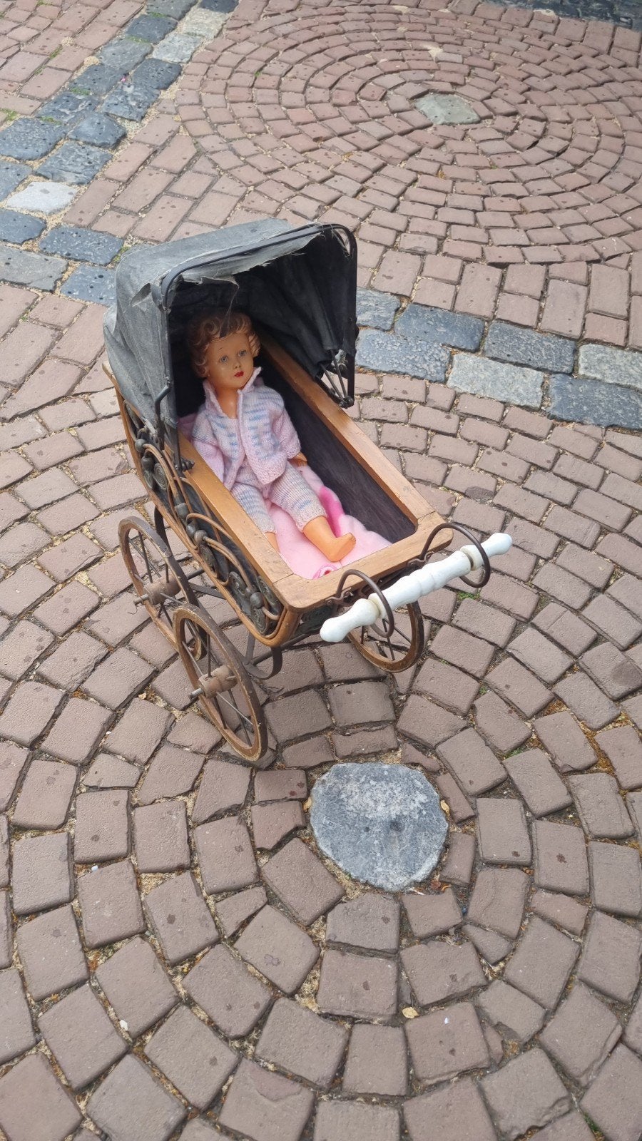 Oude poppenwagen, Ophalen, Gebruikt, Babypop