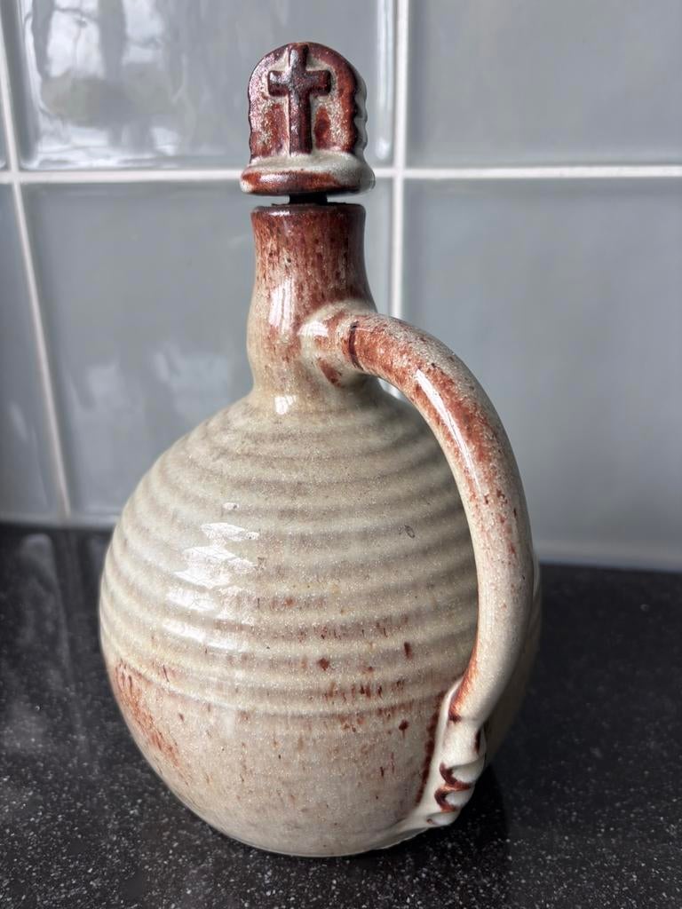 Steengoed aardewerk wijwaterkruik kruik wijwater, Antiek en Kunst, Ophalen of Verzenden