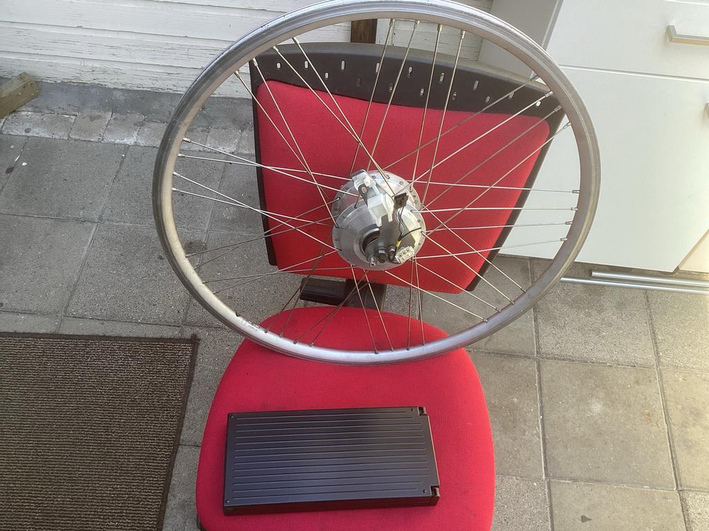Voorwiel met motor voor elektrische fiets, Fietsen en Brommers, Fietsonderdelen, Gebruikt, Ophalen of Verzenden, Aluminium, Elektrische fiets