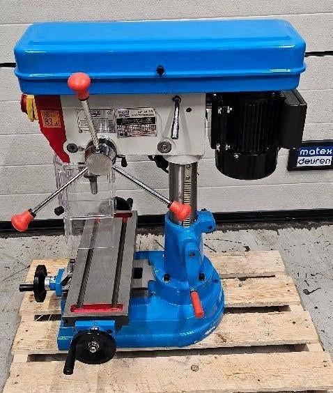 HBM 16 MM Boormachine / Freesmachine 230 Volt - 550 Watt., Ophalen of Verzenden, Zo goed als nieuw, Elektrisch, Overige soorten