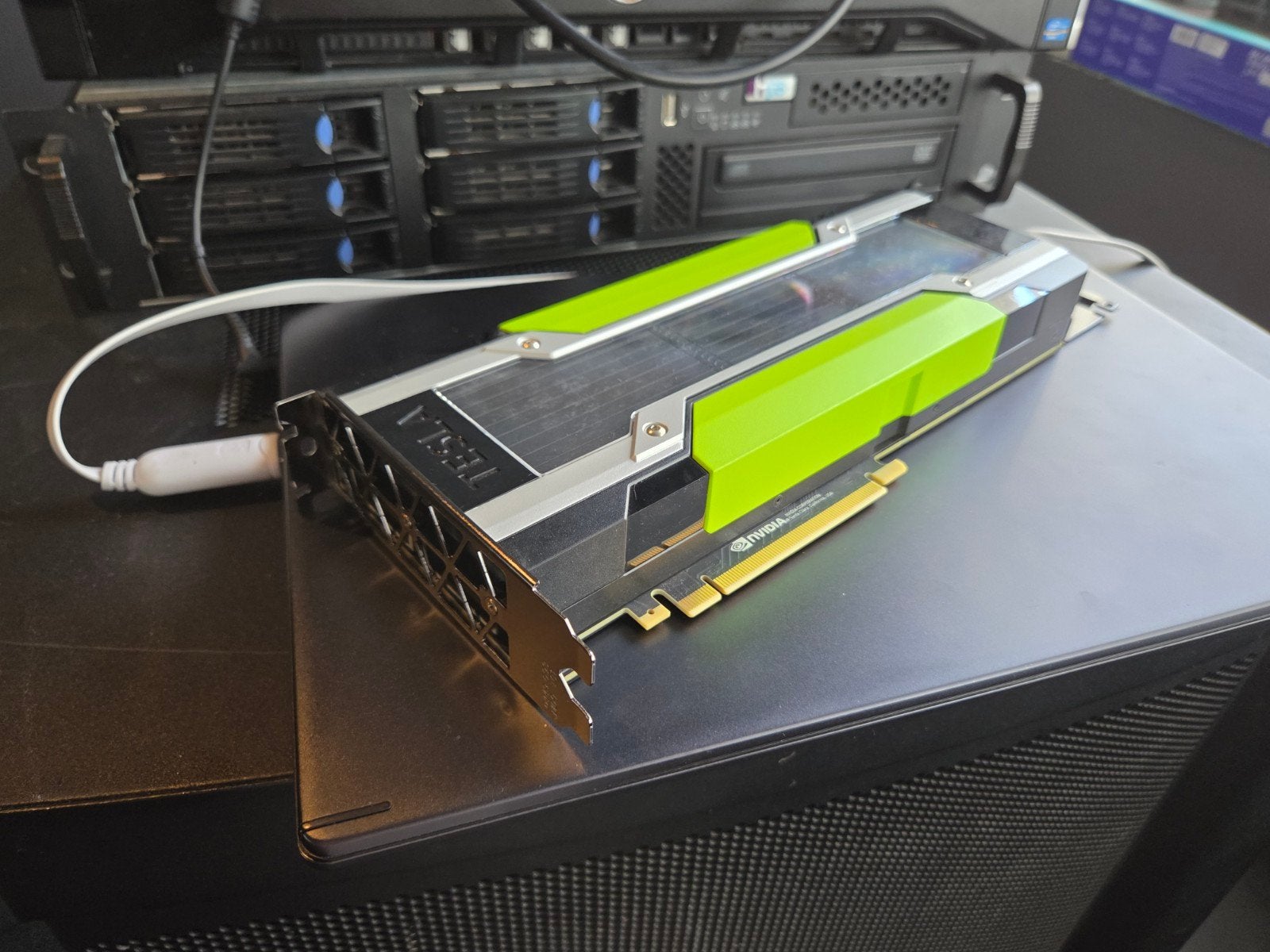 2x Nvidia Tesla P40 GPU met 24GB VRAM, Computers en Software, Videokaarten, Gebruikt, Nvidia, PCI-Express 3.0, GDDR5, Ophalen of Verzenden