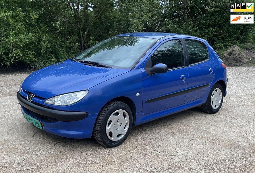 Peugeot 206 Nieuwe APK inruil is mogelijk, Voorwielaandrijving, Gebruikt, 31 €/maand, 4 cilinders