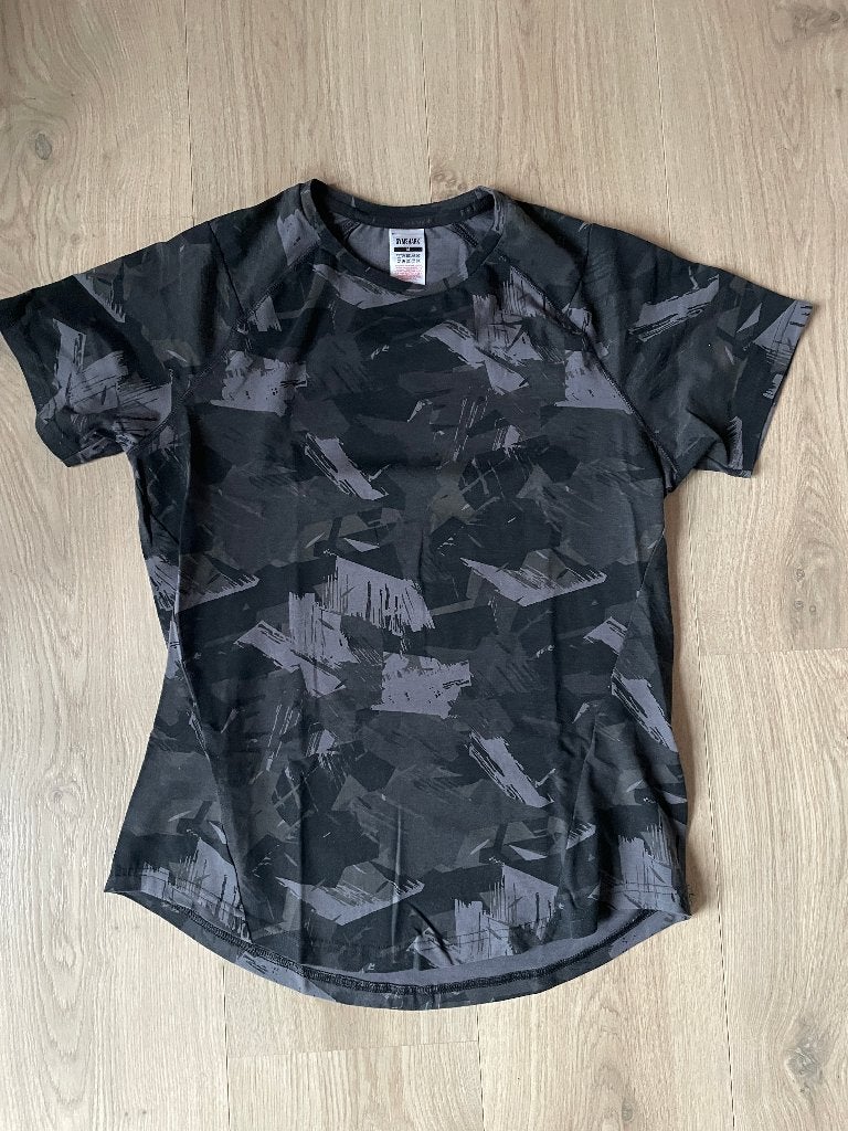 T shirt Gymshark camouflage grijs maat M, Maat 48/50 (M), Gymshark, Ophalen of Verzenden, Zo goed als nieuw
