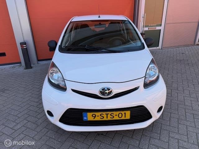 Foto 4 van Toyota Aygo 1.0 VVT-i Now 5 DRS APK 03-2027 KM NAP