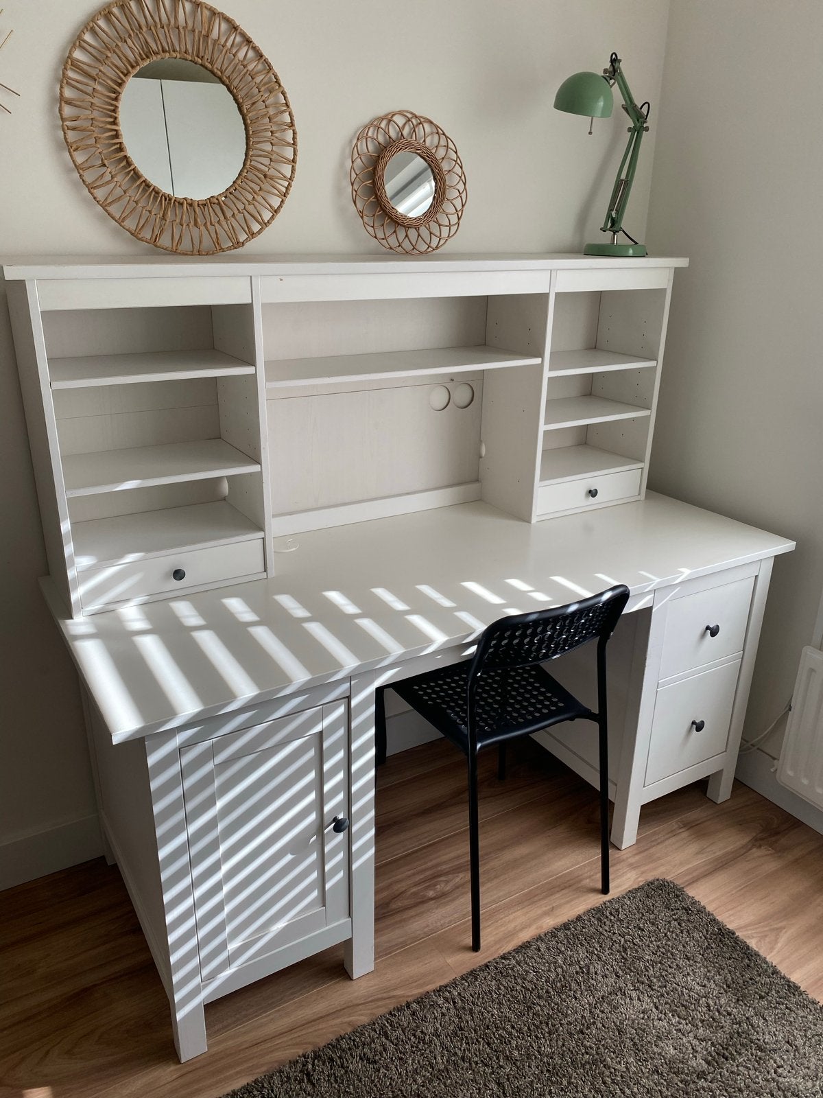 Wit bureau Hemnes met opbouw en opbergruimte, Huis en Inrichting, Ophalen, Gebruikt, Met lades, Spaanplaat of MDF