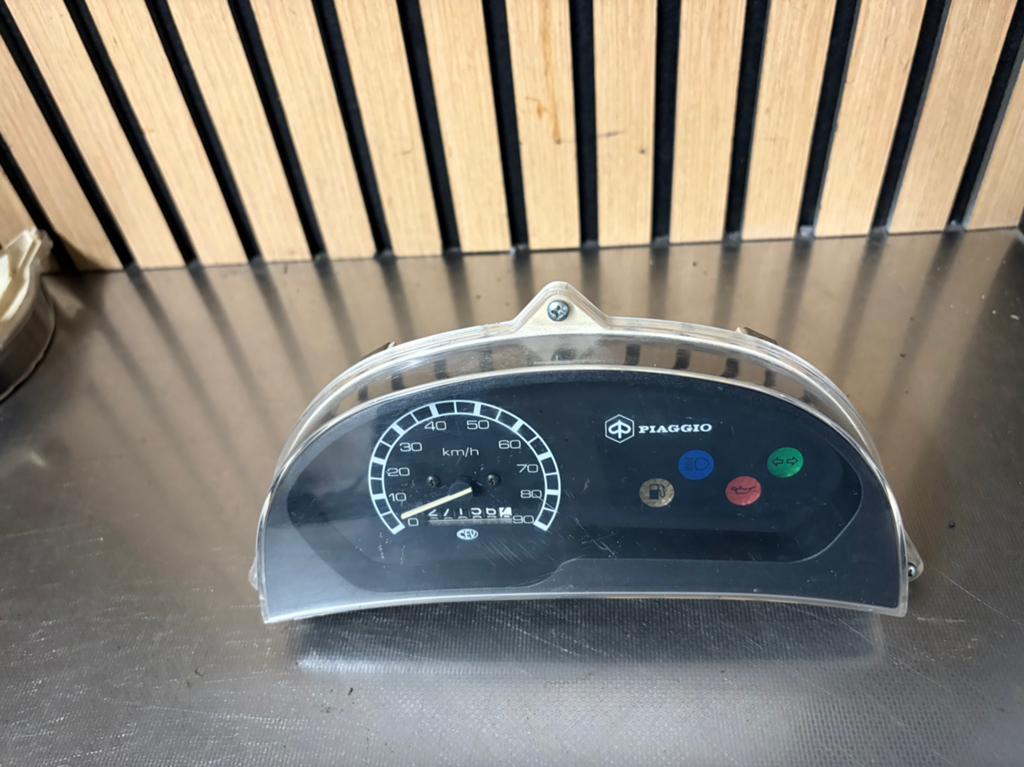piaggio zip type 3 kilometer teller, Motoren, Ophalen