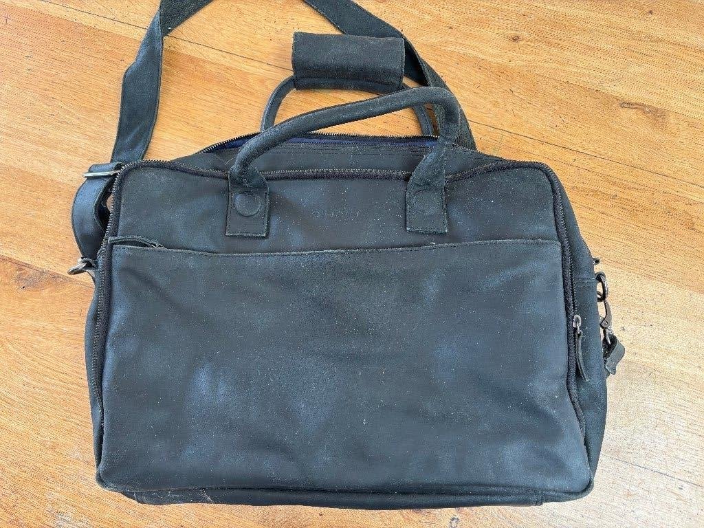 laptoptas DSTRCT, Computers en Software, 17 inch of meer, Ophalen of Verzenden, Zo goed als nieuw, Zwart