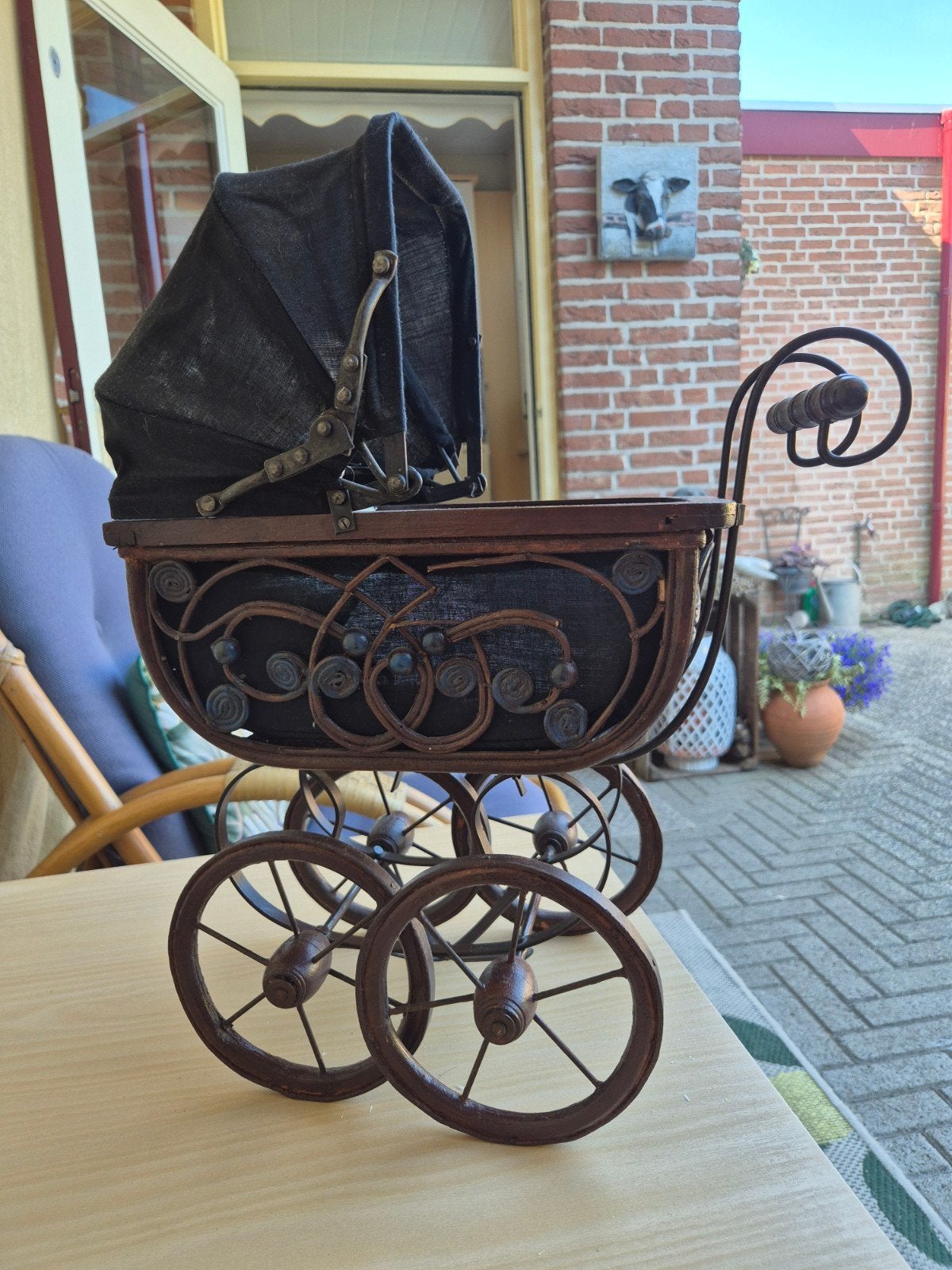 Oud poppenwagentje, Ophalen of Verzenden, Gebruikt, Pop