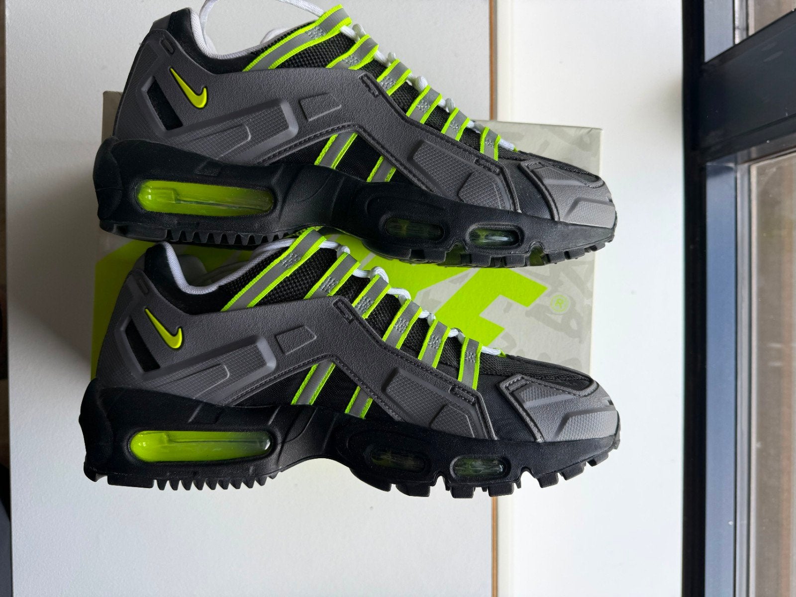 Nike Air Max 95 NDSTRKT 'Neon' - Zwart/Neon Groen. Maat 42,5, Zwart, Nike, Ophalen of Verzenden, Sneakers of Gympen