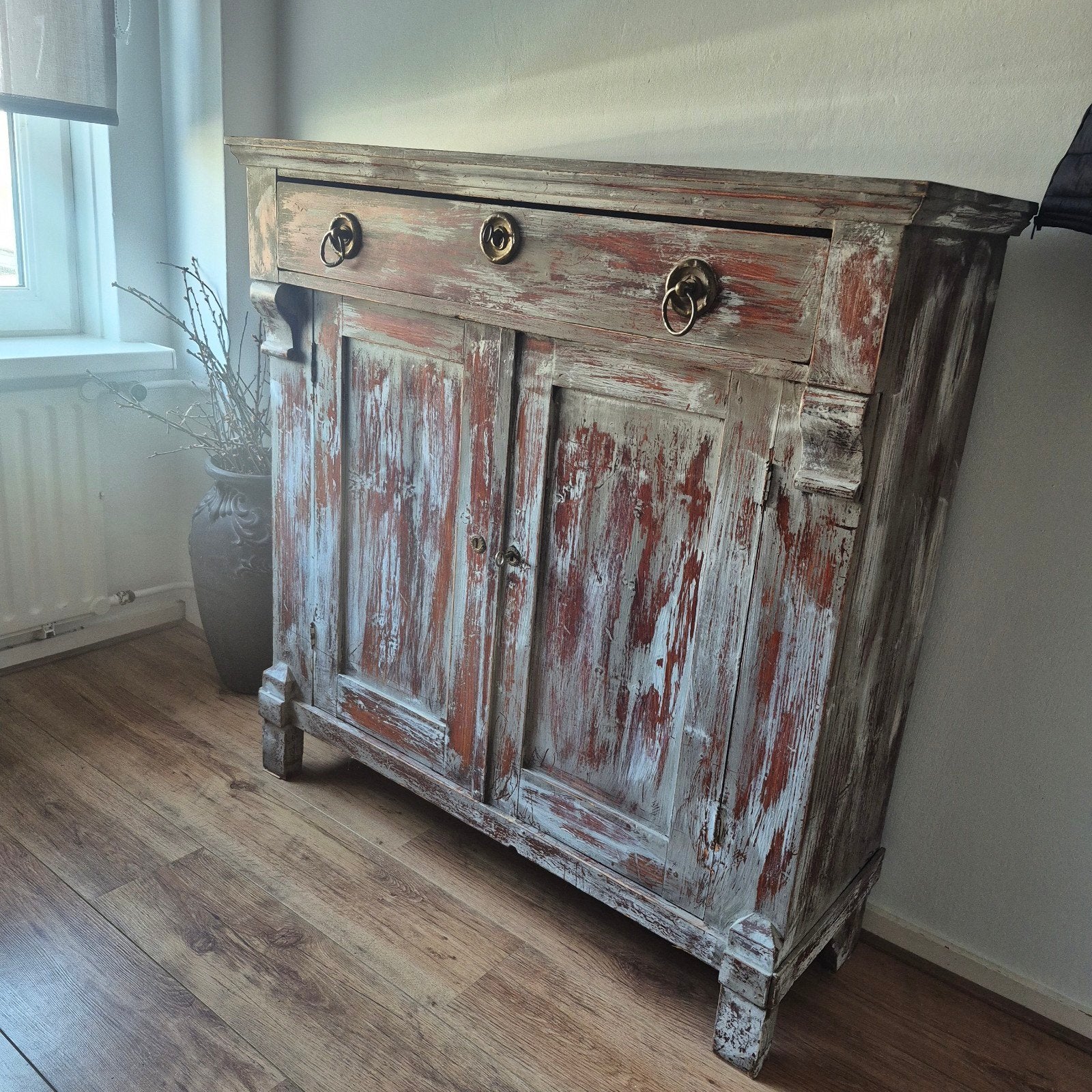 Uniek vintage dressoir met lade en deurtjes, Ophalen