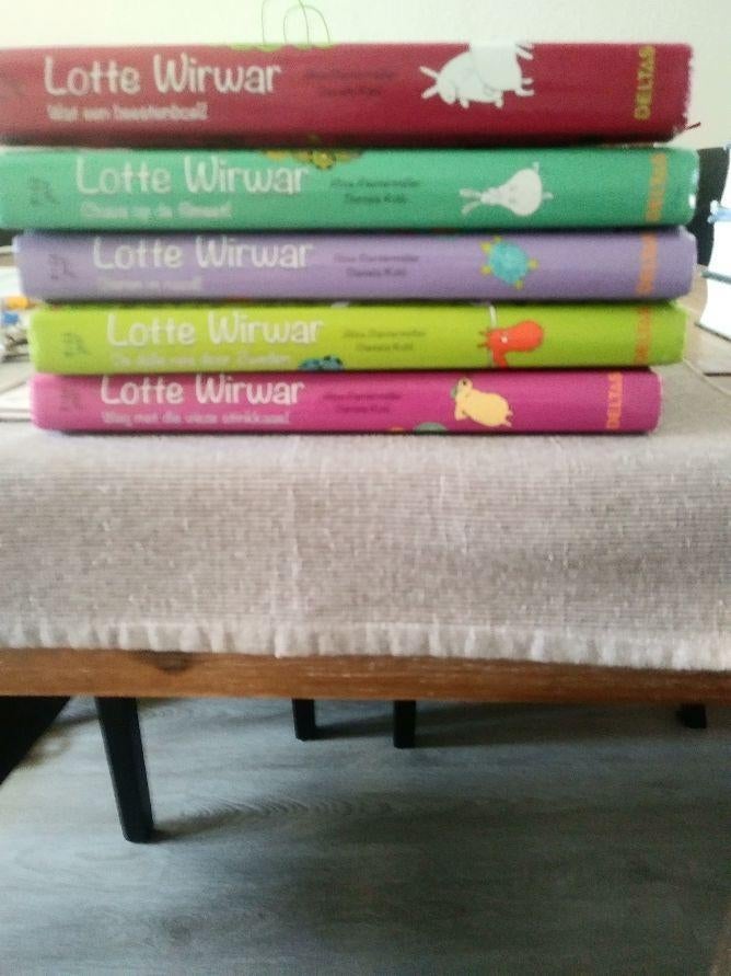 Lotte Wirwar Wat een beestenboel € 3,50, Boeken, Ophalen of Verzenden, Zo goed als nieuw