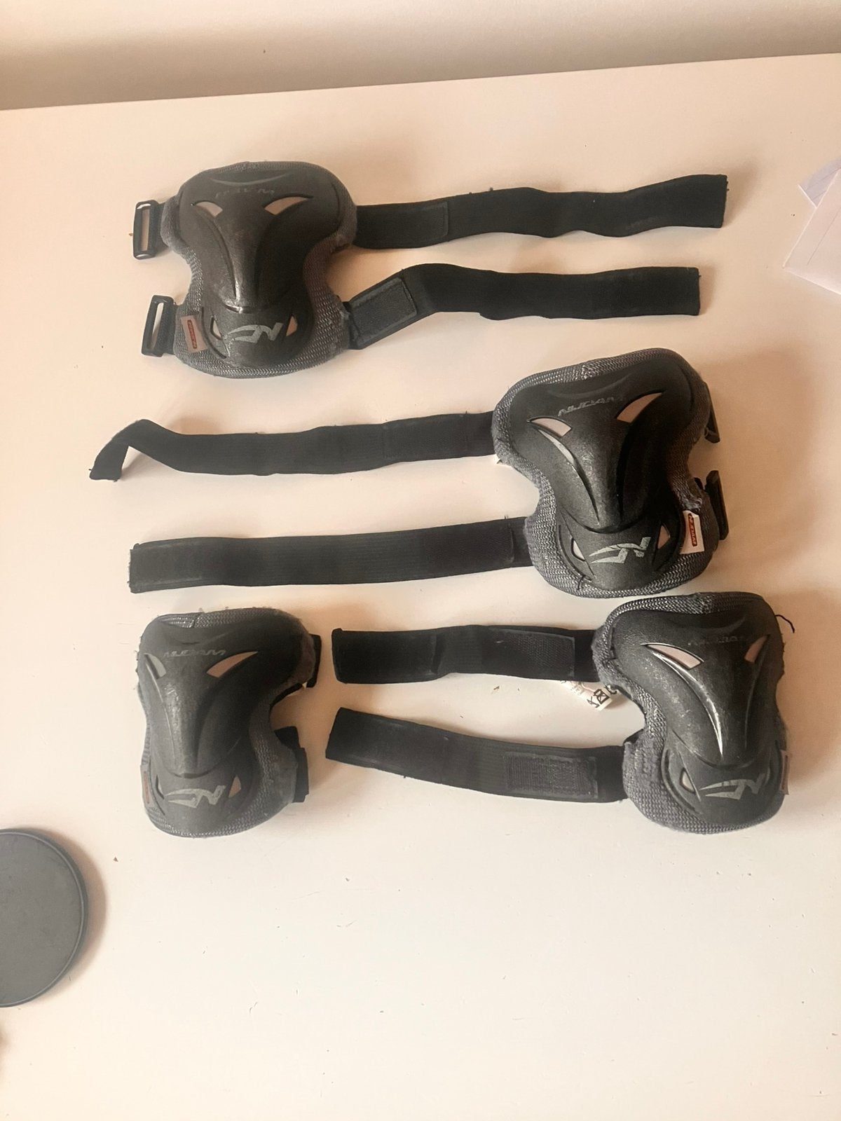 Knie- en ellenboogbeschermers, Sport en Fitness, Ophalen of Verzenden, Verstelbaar, Gebruikt, Bescherming