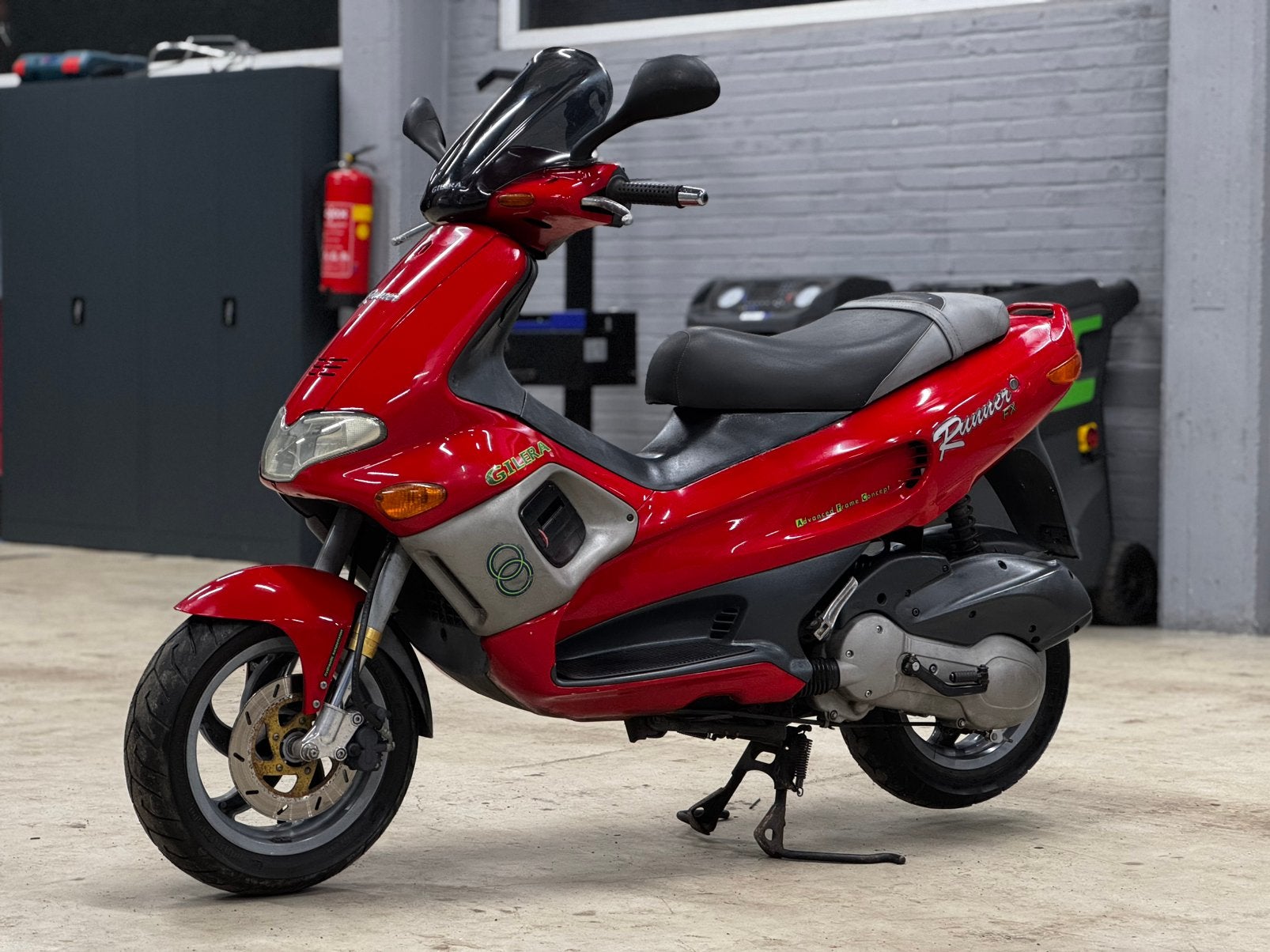 Gilera Runner 125cc 2 takt (Gilera Runner FX 125cc 2t), Ophalen, Tweetakt, Gebruikt, Zip