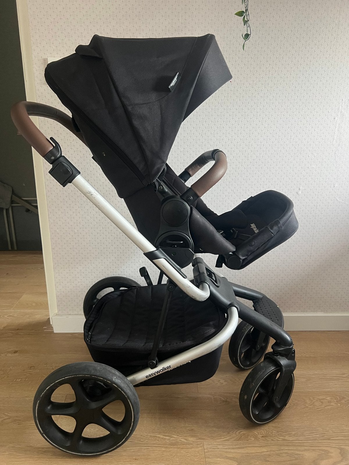 Easywalker Harvey 3 Kinderwagen met Reiswieg - Zwart, Gebruikt, Combiwagen, Met reiswieg, Ophalen