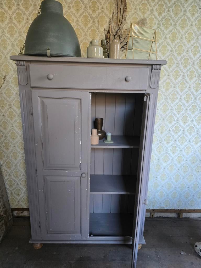 Mooie grijze gebruikte kast., Huis en Inrichting, Ophalen of Verzenden
