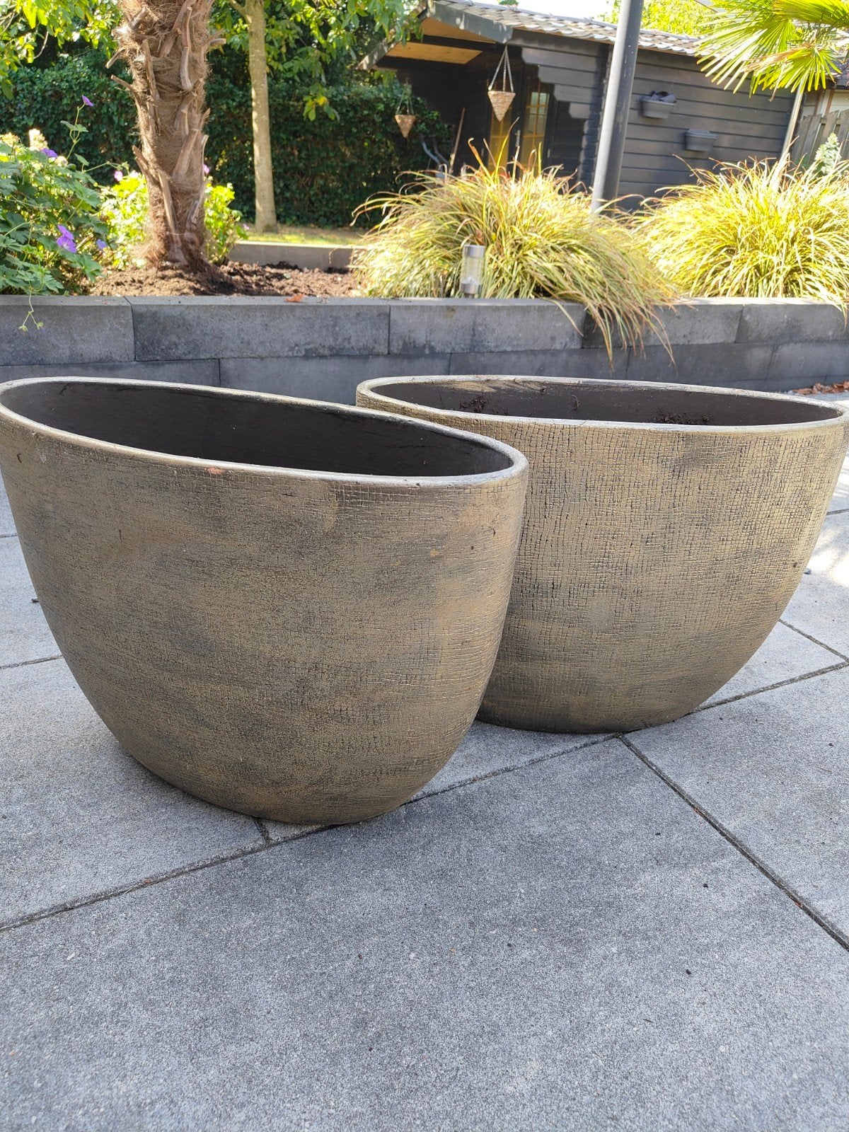 2 ovale grote goudkleurige bloempotten, Ophalen, Overige materialen, Gebruikt, 40 cm of meer