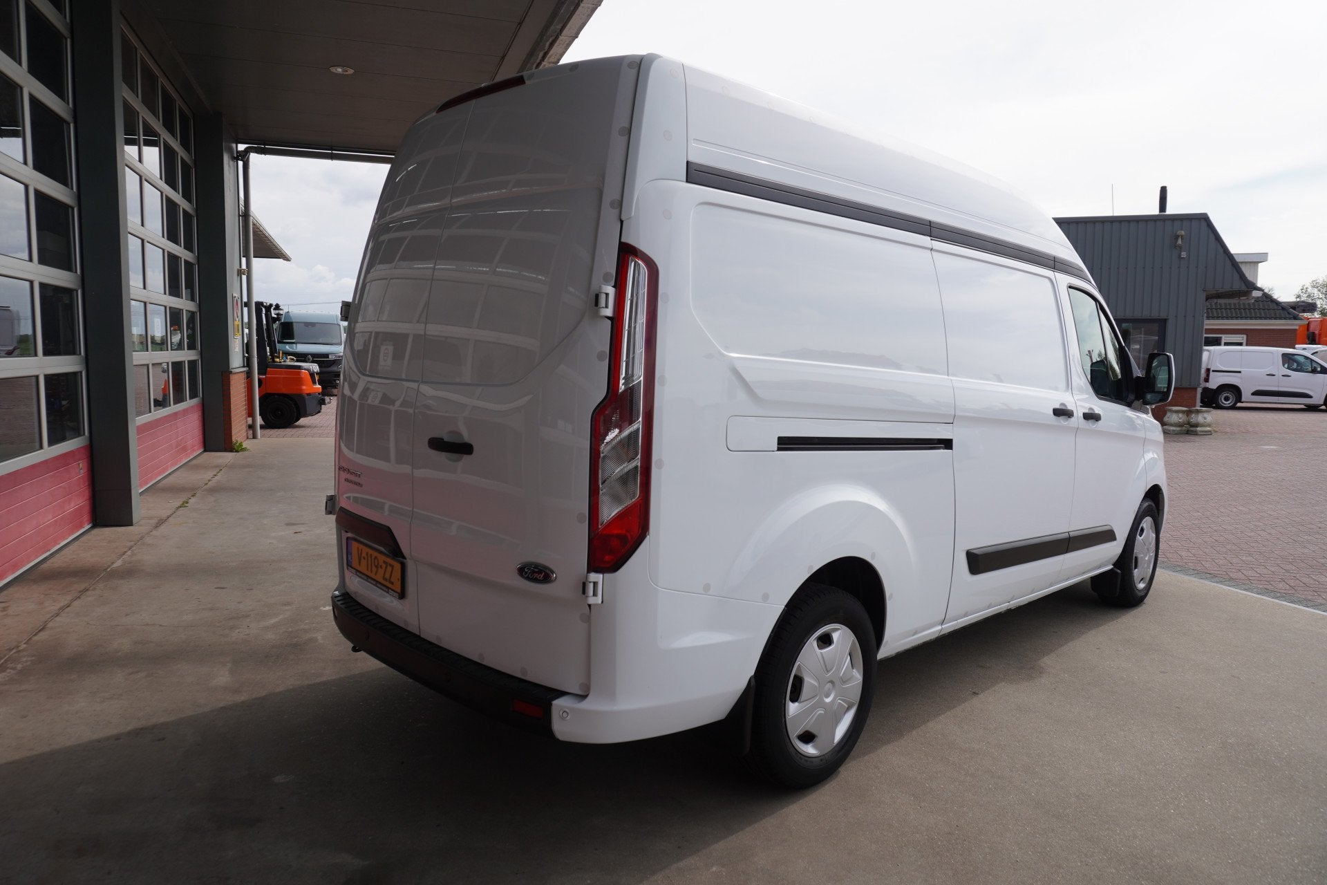 Ford Transit Custom 320 2.0 TDCI L2H2 Trend Nr. V021 | Airco, Auto's, Voorwielaandrijving, Gebruikt, 4 cilinders, Wit