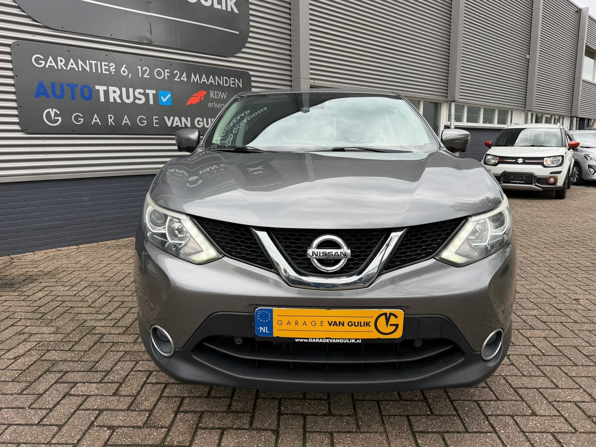 Nissan Qashqai 1.2 116PK Navi,Trekhaak,Clima,Cruise,Stoelver, Auto's, Voorwielaandrijving, Euro 5, Stof, Gebruikt