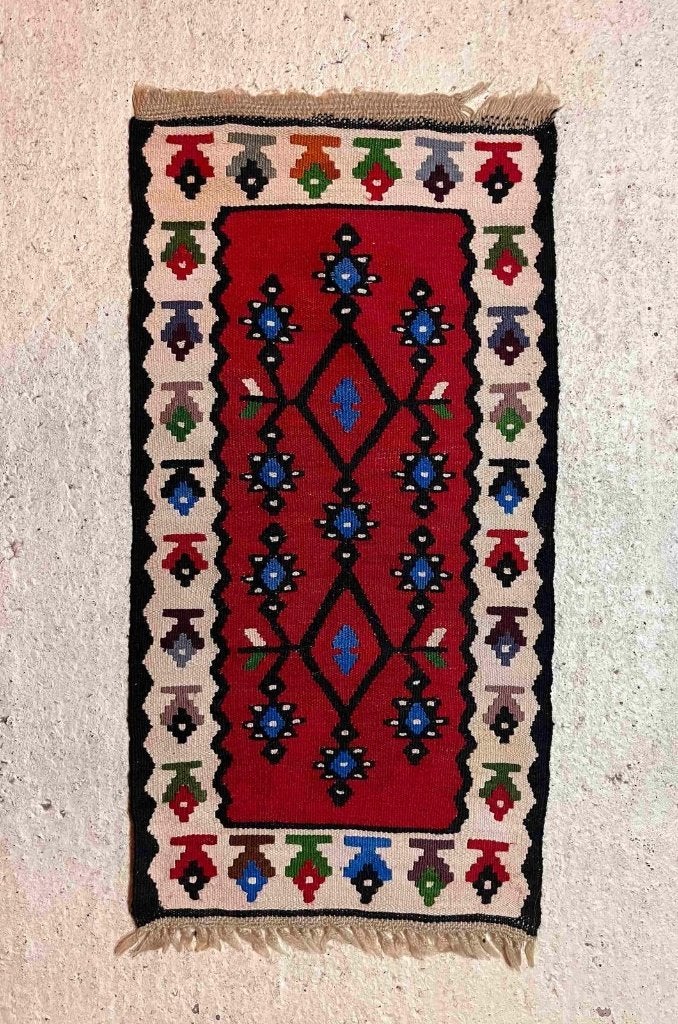 Kelim vloerkleed traditioneel patroon en kleuren 95/50 cm