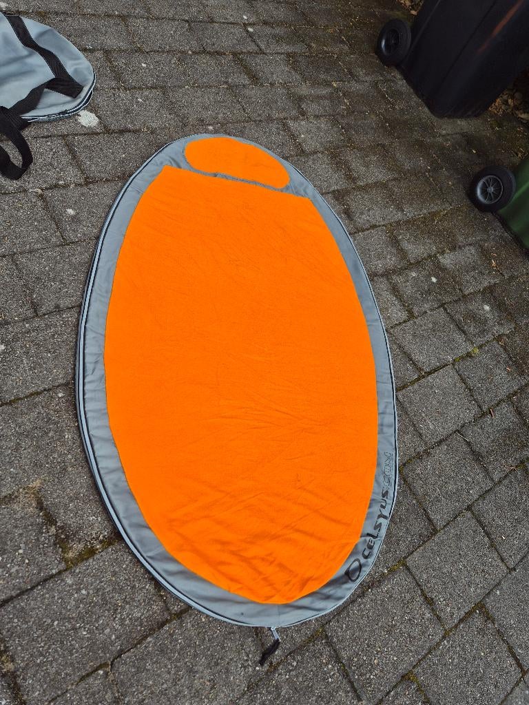Speelkleed in draagtas. Koningsdag kleedjesmarkt oranje, Ophalen, Zo goed als nieuw