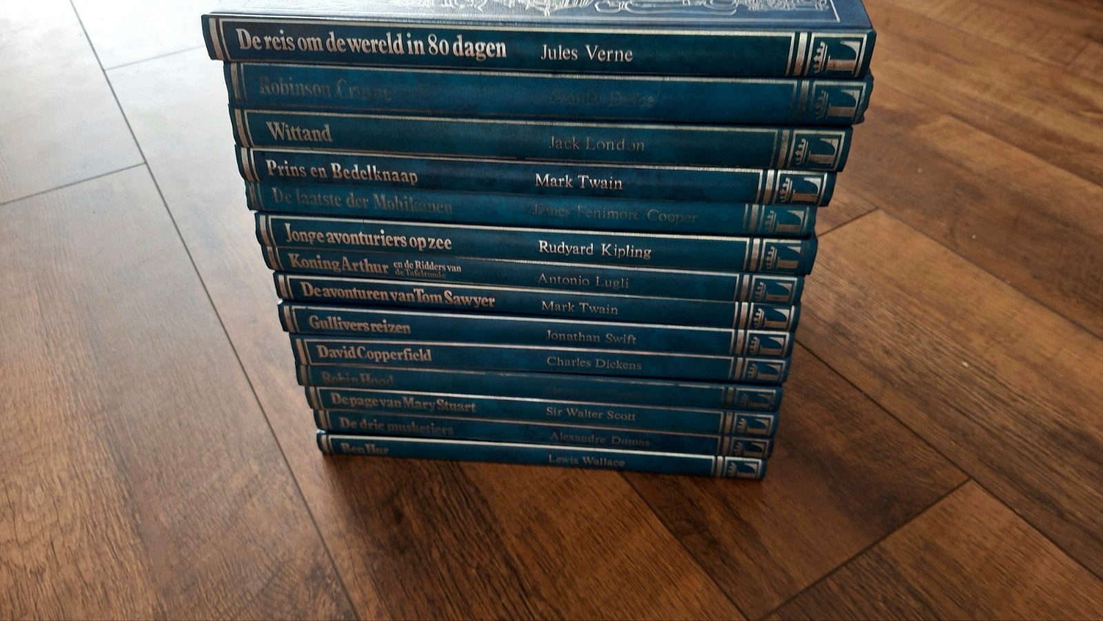 Wereldberoemde Jeugdboeken voor jongeren en volwassenen", in, Ophalen of Verzenden, Gelezen