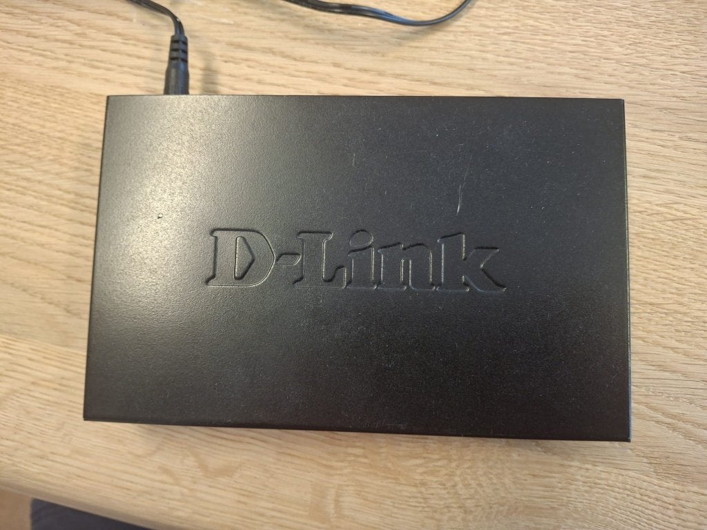 D-Link DGS-108 8-poorts Gigabit Ethernet Switch, Ophalen, Gebruikt